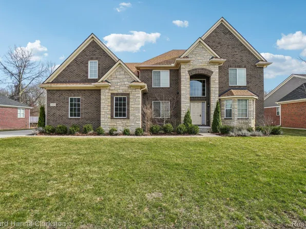 2163 Craigend Ln, Lake Orion, MI 48362