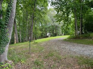 1130 Pawnee Rd, Bedford, VA 24523