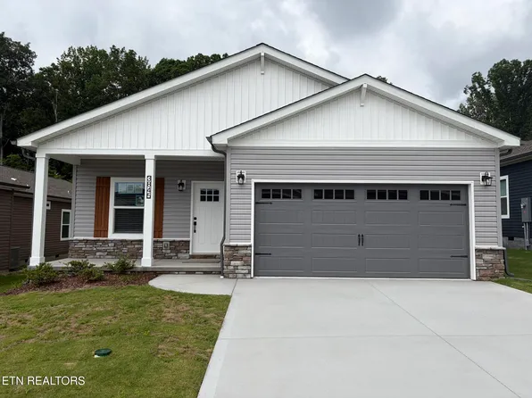3845 Crimson Clover Ln, Knoxville, TN 37924