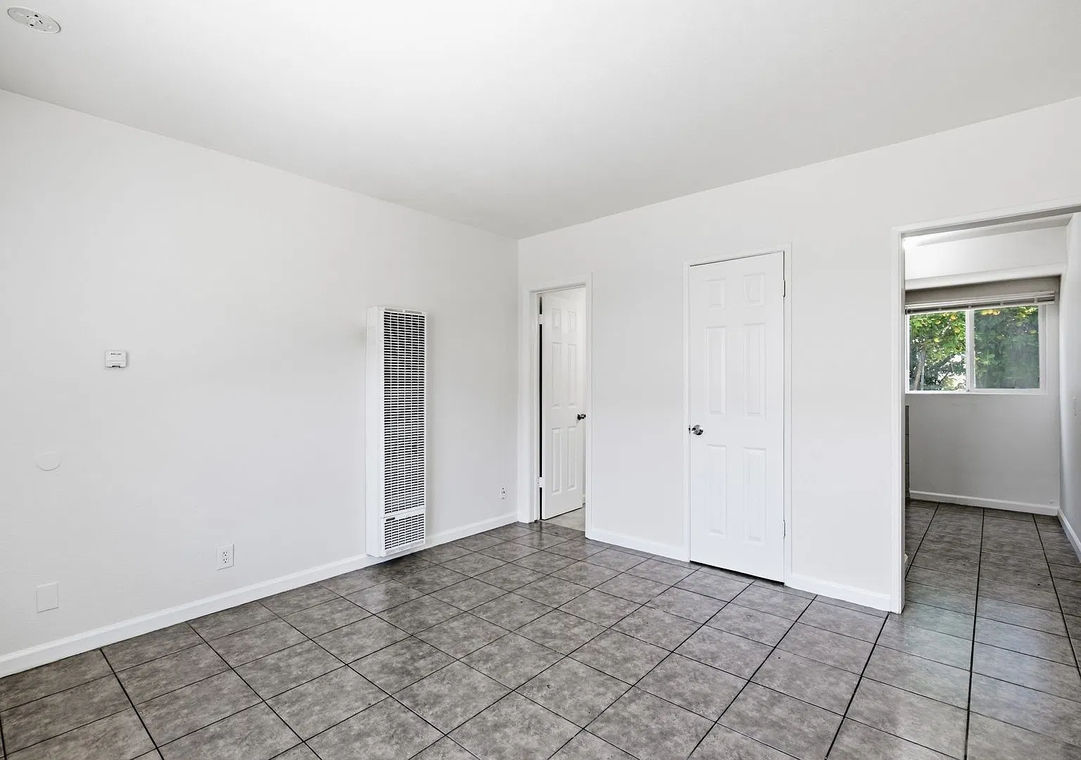 7101 Rugby Ave — Photo 2