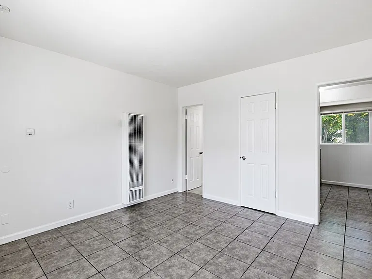7101 Rugby Ave — Photo 2