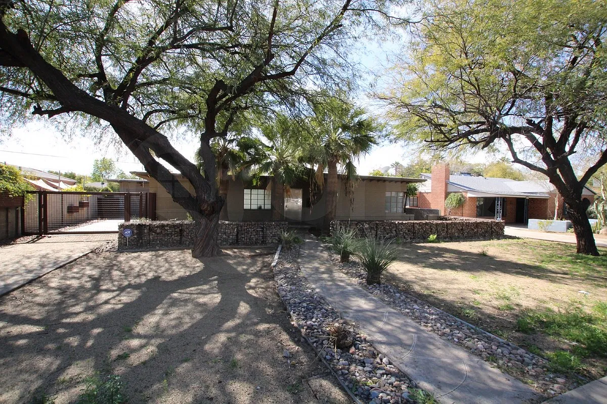 2 bed, 1.5 bath, 1506 sqft, $2,999 — Photo 2