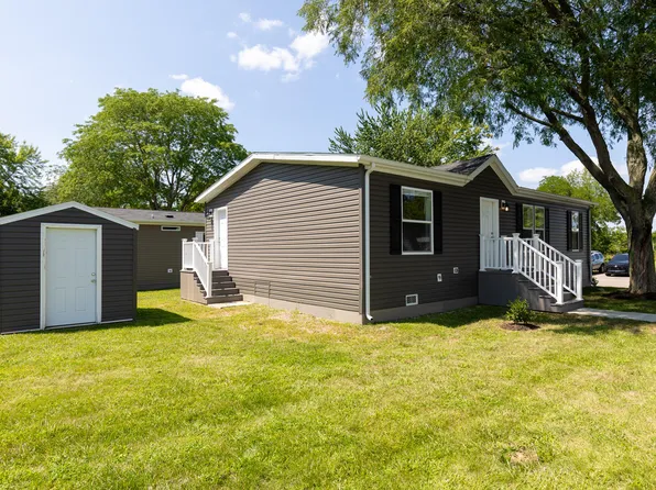 714 Mill St #62, Leslie, MI 49251