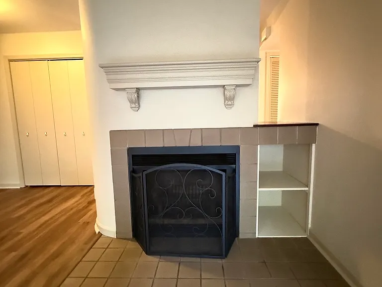 121 Stone Mdw — Photo 6
