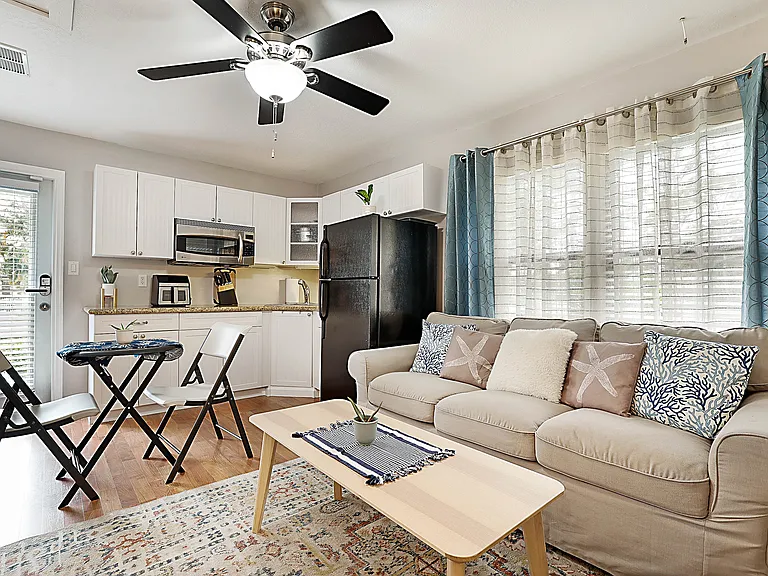 11545 Sunset Blvd — Photo 2