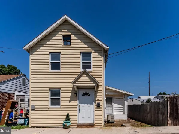 258 W 2nd St, Hummelstown, PA 17036