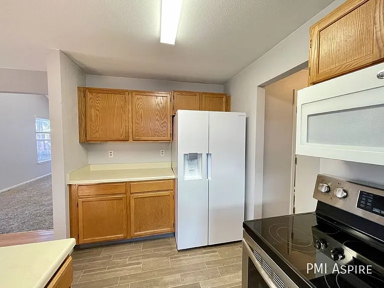 1760 Juniper St — Photo 7