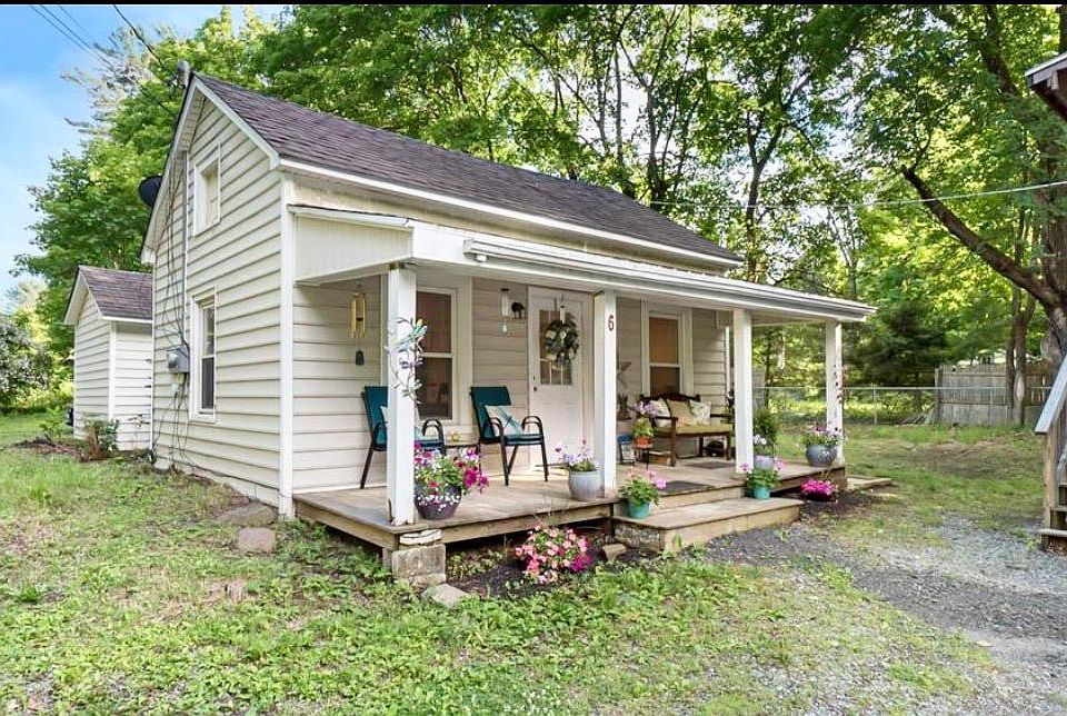1st image of 413 Mountain Ave #6
