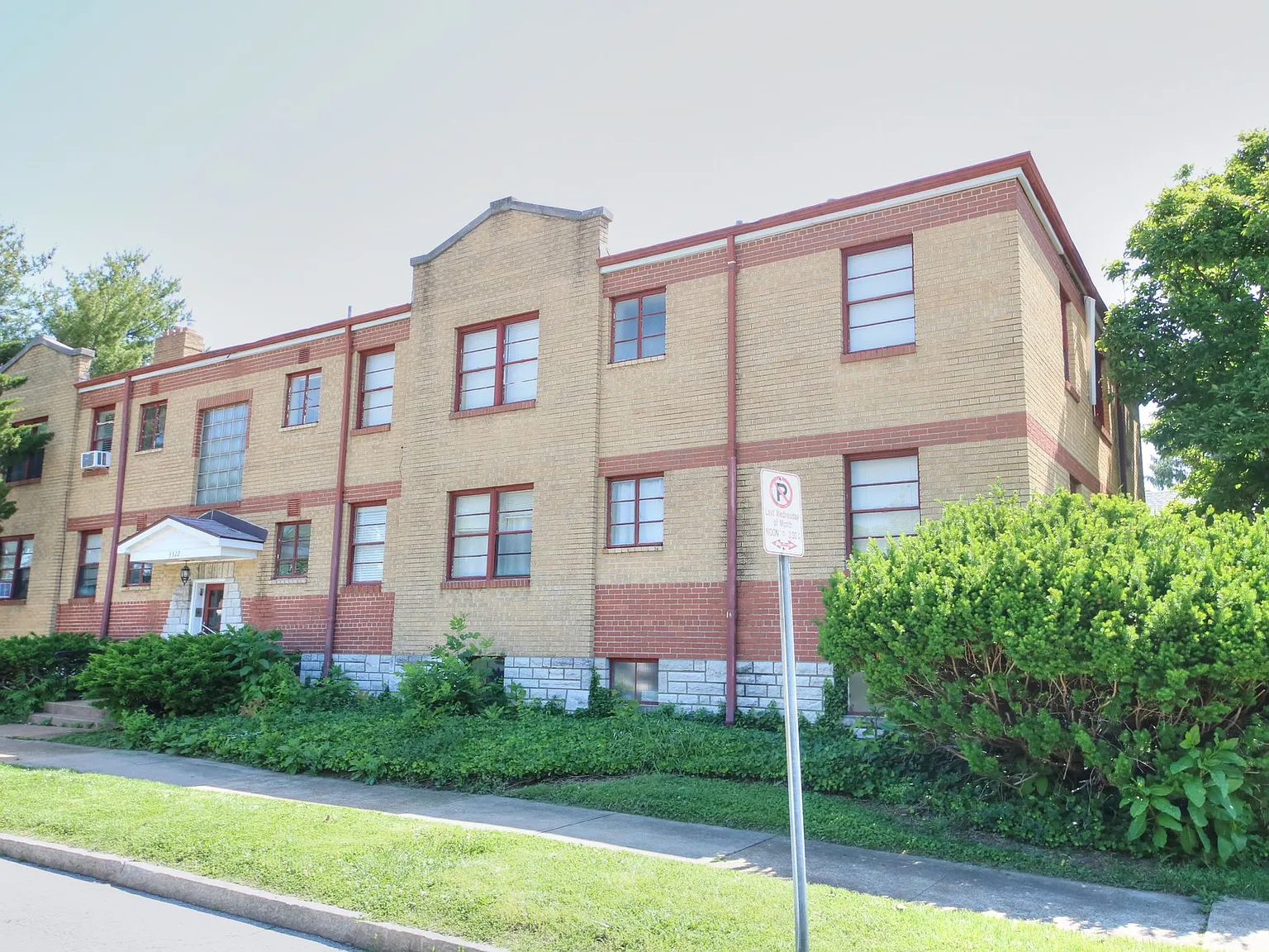 3322 Hereford St. — Photo 3