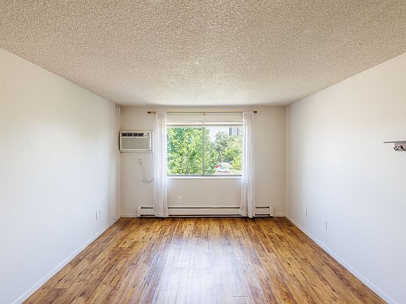 3rd image of 2455 Bryant St APT 6