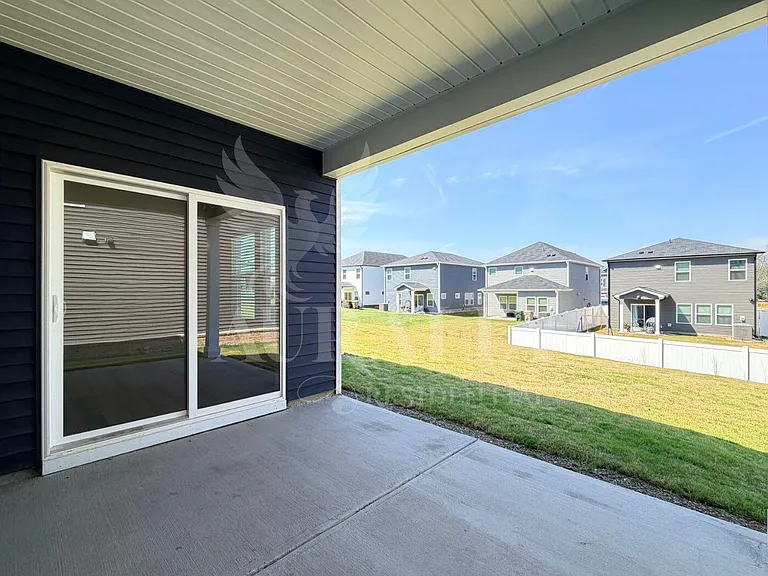 645 Red River Dr — Photo 14