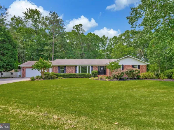 7251 Bond St, Saint Leonard, MD 20685