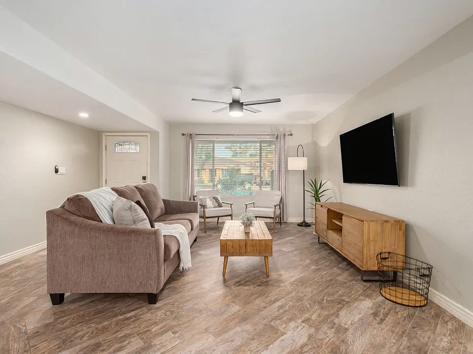 2530 W Obispo Cir #ID1558619P