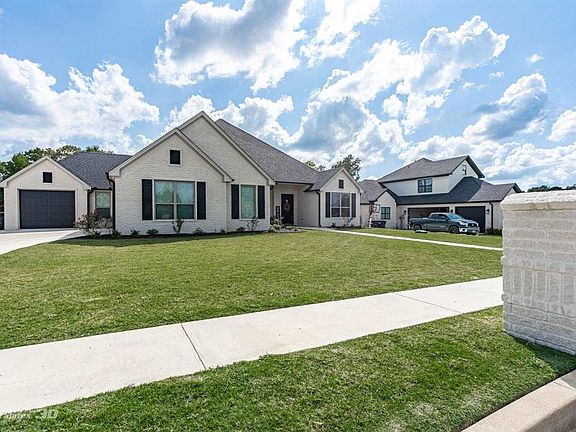 3rd image of 178 Circle Club Ln