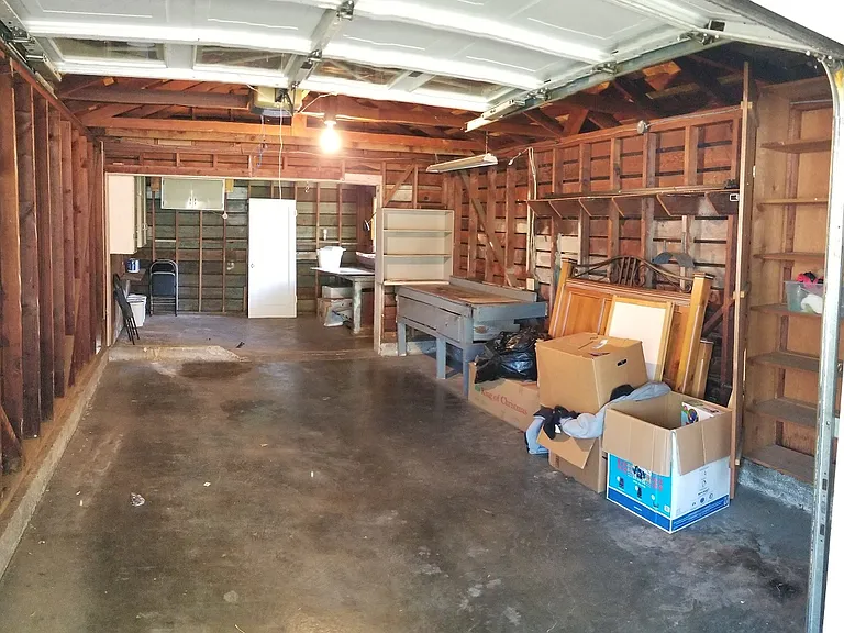 1316 Arbutus Ave — Photo 3