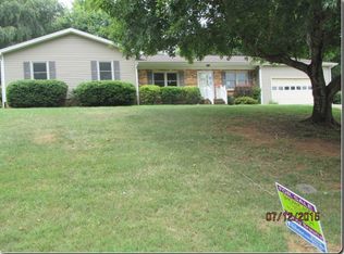 3643 10th Street Dr NE, Hickory, NC 28601