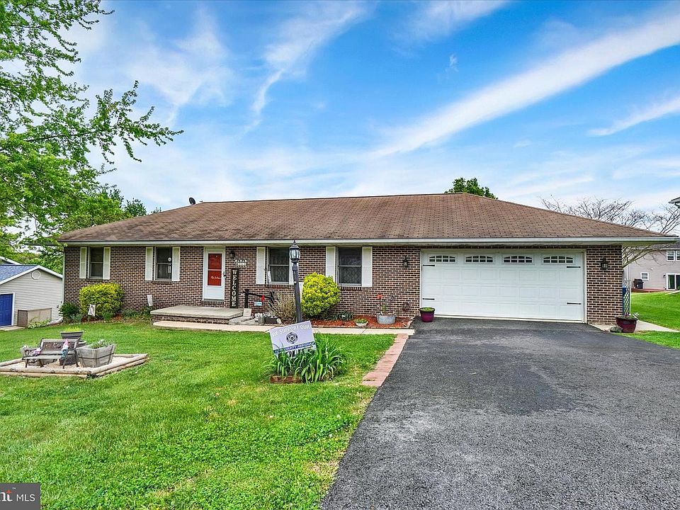 1st image of 213 Lartry Dr
