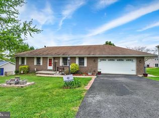 213 Lartry Dr, Red Lion, PA 17356
