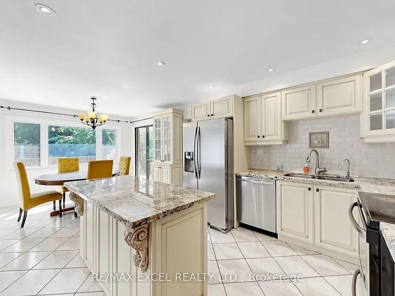 21 Mary Gapper Cres — Photo 10