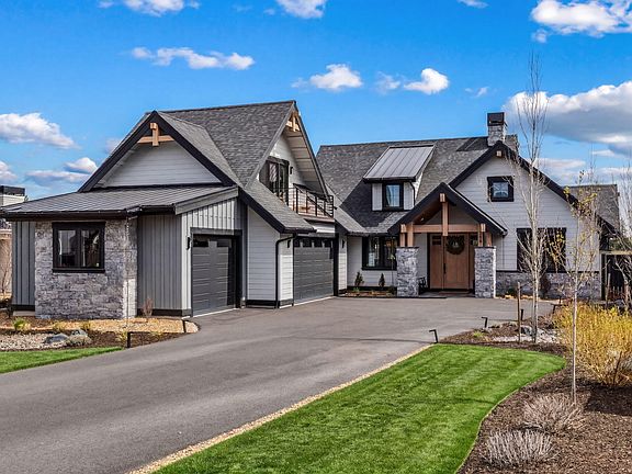 3rd image of 3267 NW Celilo Ln