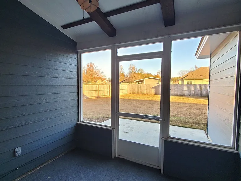 5255 Carlton Ridge Cir — Photo 16