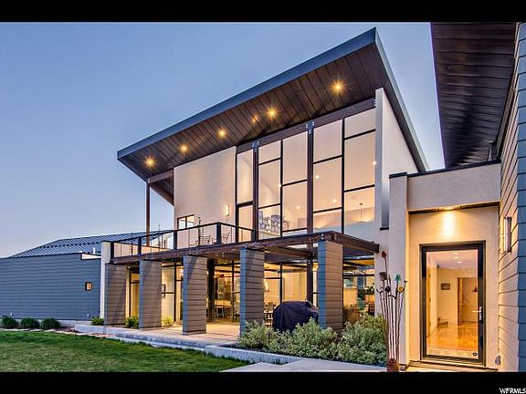 3rd image of 9529 S Willow Trail Way