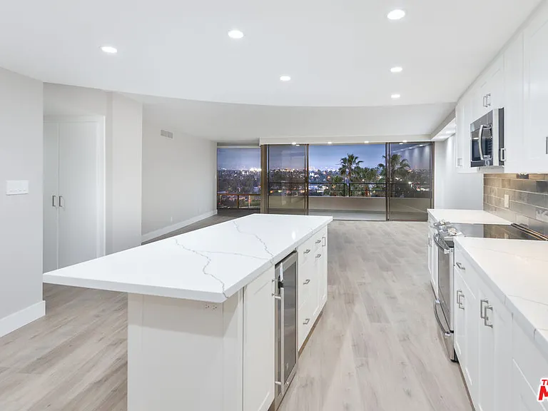 4265 Marina City Dr #415 — Photo 4