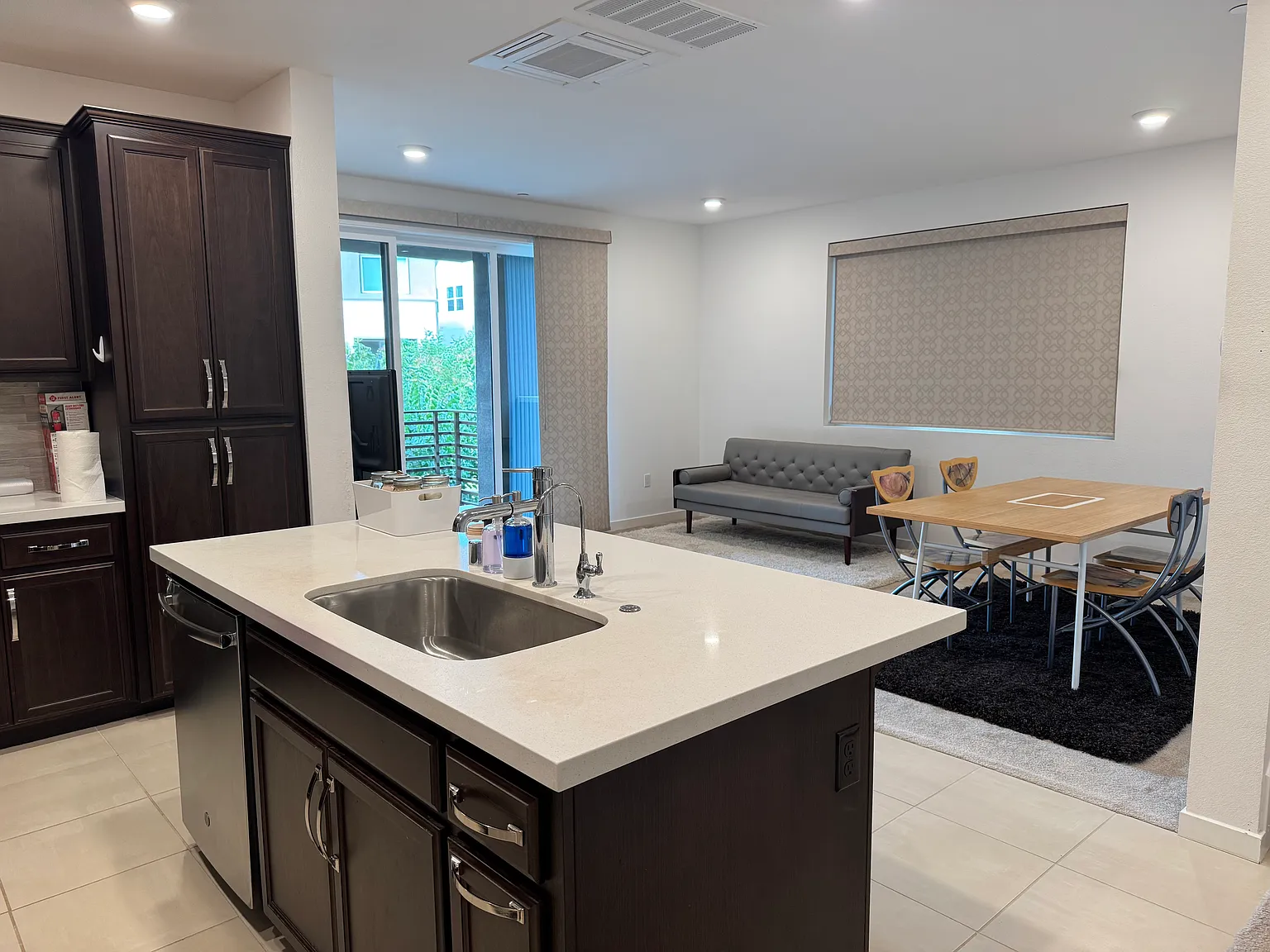 5 bed, 2129 sqft, $1,300 — Photo 3