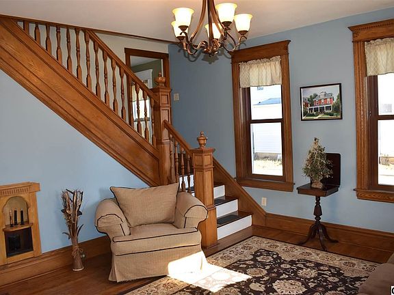 3rd image of 219 Hummel Ave
