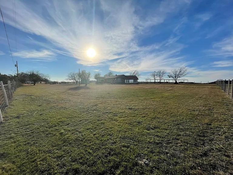552 Lawson Ln — Photo 31