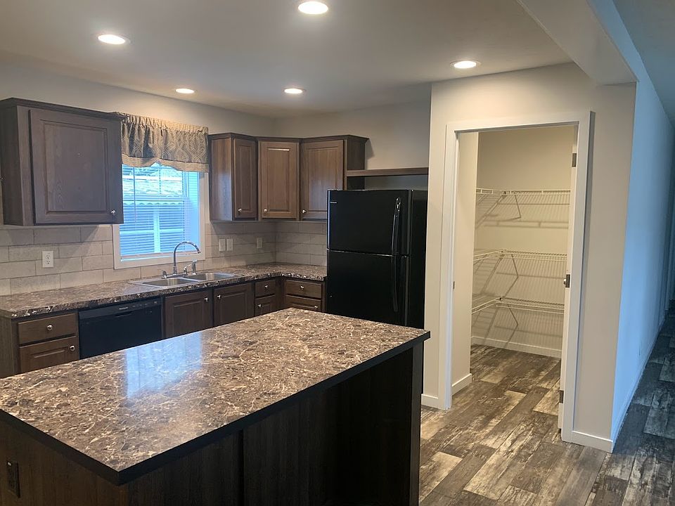 1st image of 47 Bluebird Hill Dr #84