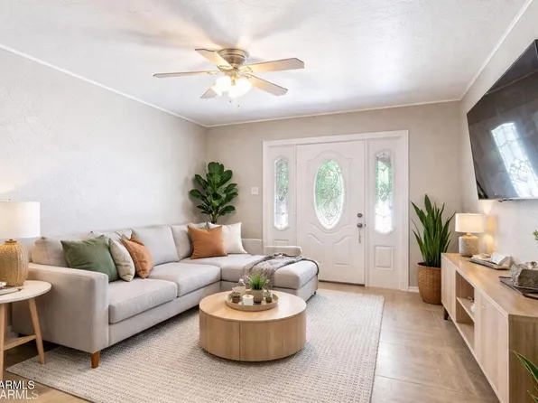1923 N 44TH Place, Phoenix, AZ 85008