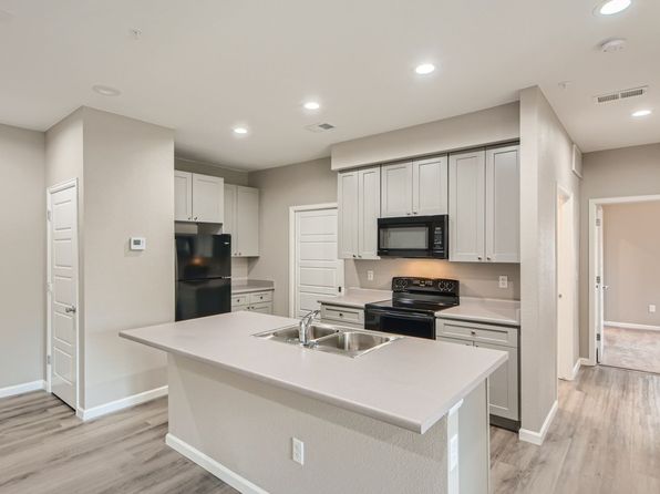 5290 W Arizona Ave #303