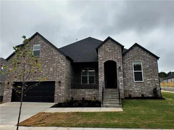 2873 N Chapel Dr, Fayetteville, AR 72704