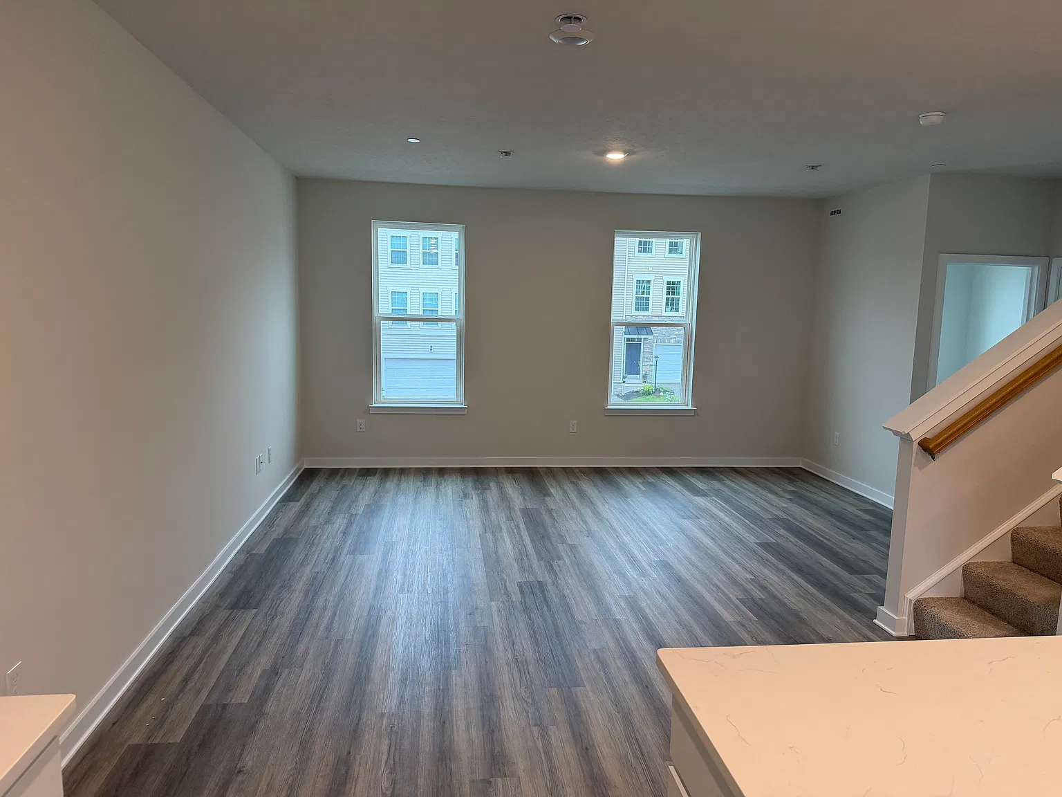 3 bed, 2208 sqft, $2,700 — Photo 2