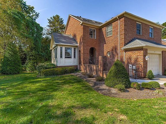 4th image of 203 Wellington Ct