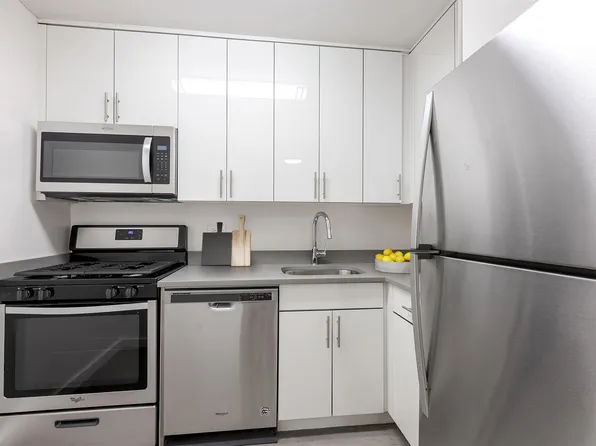 355 South End Avenue image 14 of 17