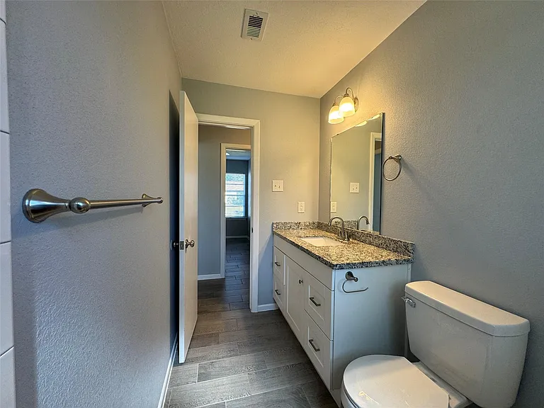 514 Bertloma St — Photo 13
