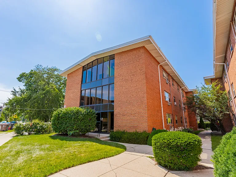 8254 Niles Center Rd #E3 — Photo 9
