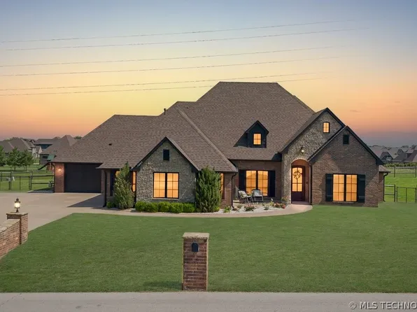 7003 E 88th St N, Owasso, OK 74055