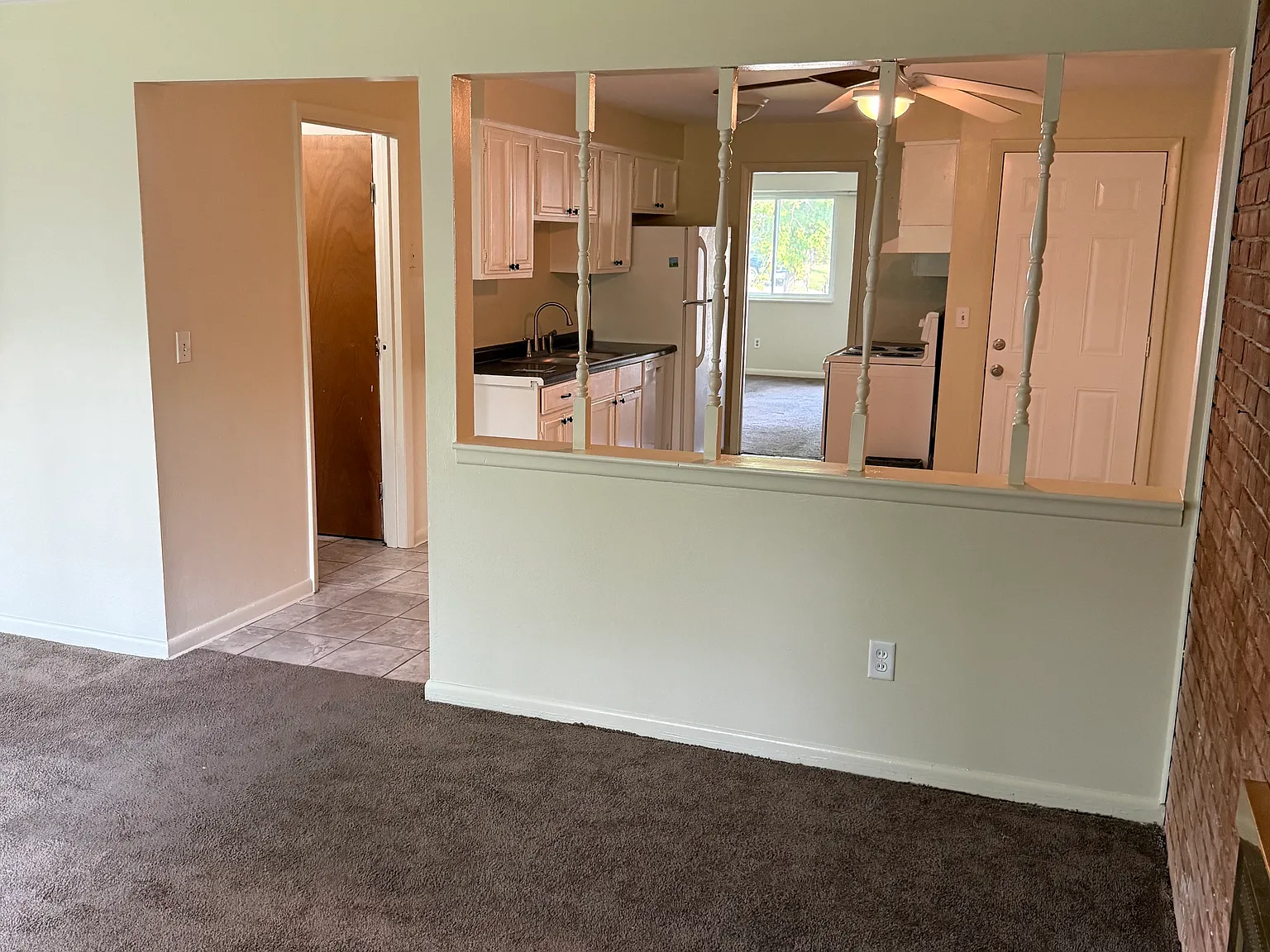 2 bed, 1.5 bath, 1224 sqft, $1,325 — Photo 4