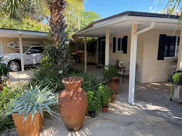 223 E Hart St — Photo 29