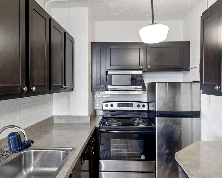 Piccadilly Apartments — Photo 39