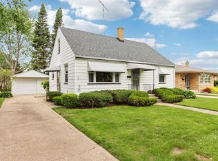 7818 Pershing Blvd, Kenosha, WI 53142