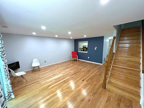 2nd image of 10533 Englishman Dr