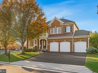 43356 Hillpark St, Chantilly, VA 20152