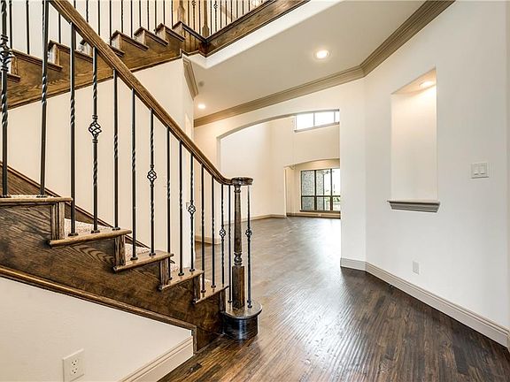 4th image of 3001 Gentry Dr