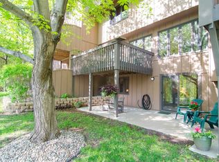 2684 Sumac Rdg, White Bear Lake, MN 55110