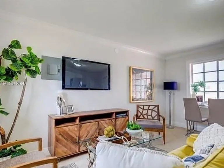 5511 SW 20th St #3 — Photo 8