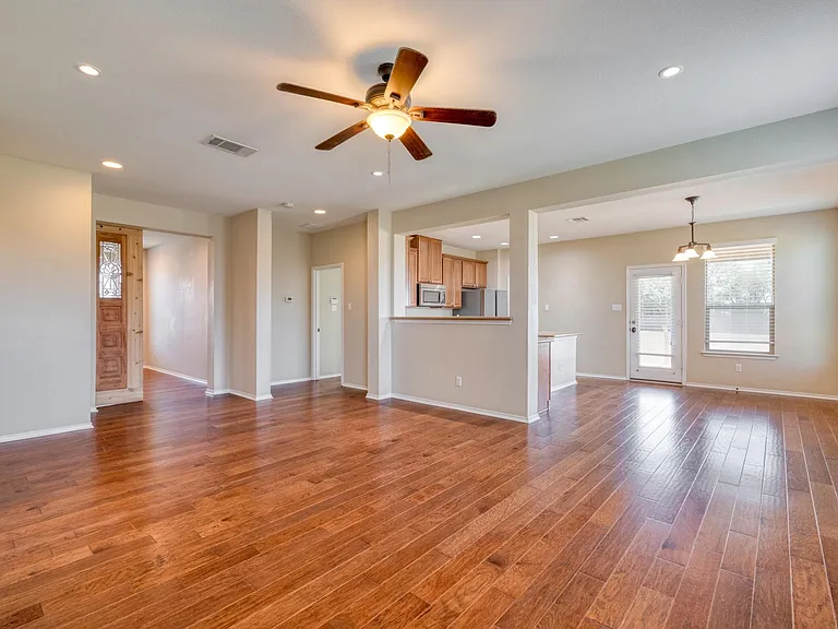 117 Brittany Ln — Photo 5